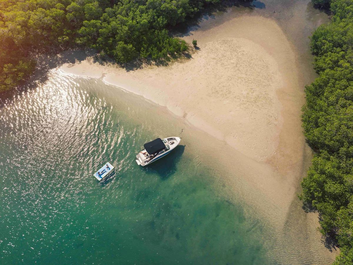 2027 Sea Ray SLX 260 -10