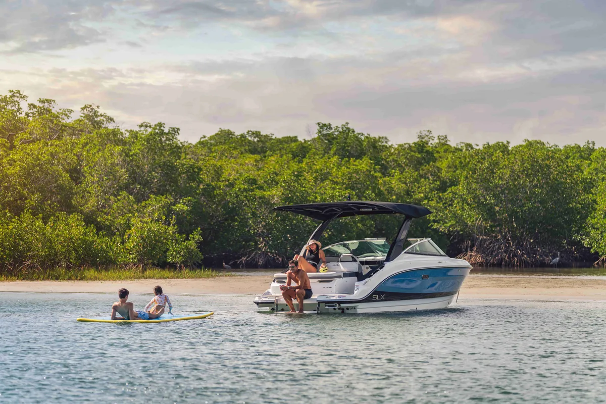 2027 Sea Ray SLX 260 -27