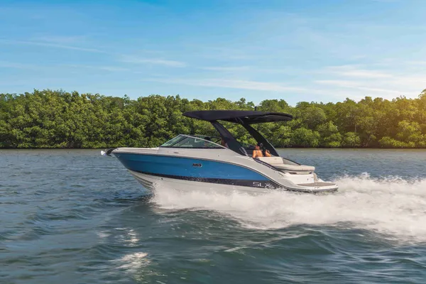 2027 Sea Ray SLX 260 -32