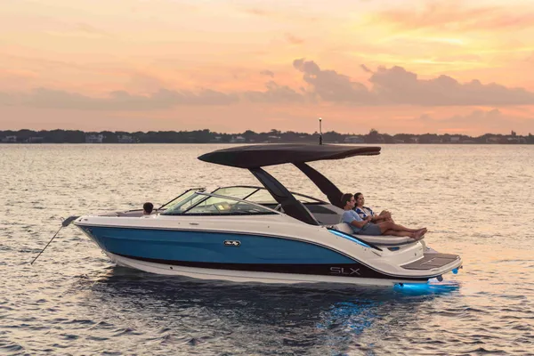 2027 Sea Ray SLX 260 -33