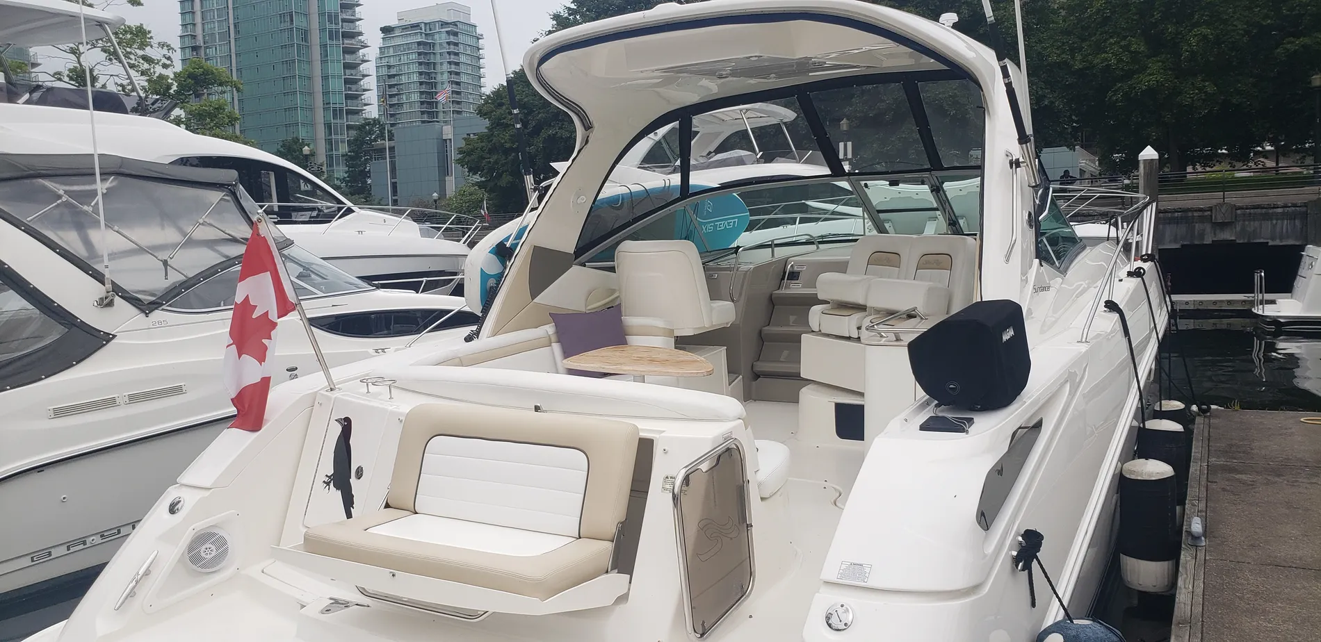 Pre-Owned 2009 Sea ray 350 Sundancer for Sale | Vancouver, BC | M&P Yacht Centre | 693211895b62a75aea06e747