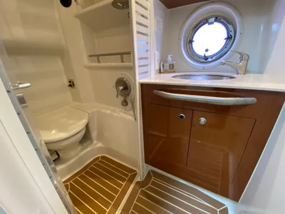 Pre-Owned 2009 Sea ray 350 Sundancer for Sale | Vancouver, BC | M&P Yacht Centre | 693211895b62a75aea06e747
