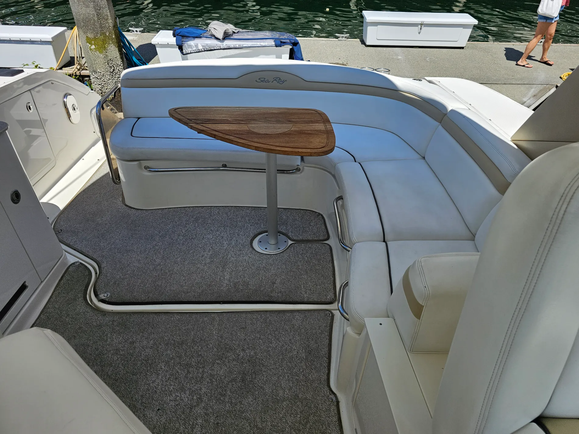 Pre-Owned 2009 Sea ray 350 Sundancer for Sale | Vancouver, BC | M&P Yacht Centre | 693211895b62a75aea06e747