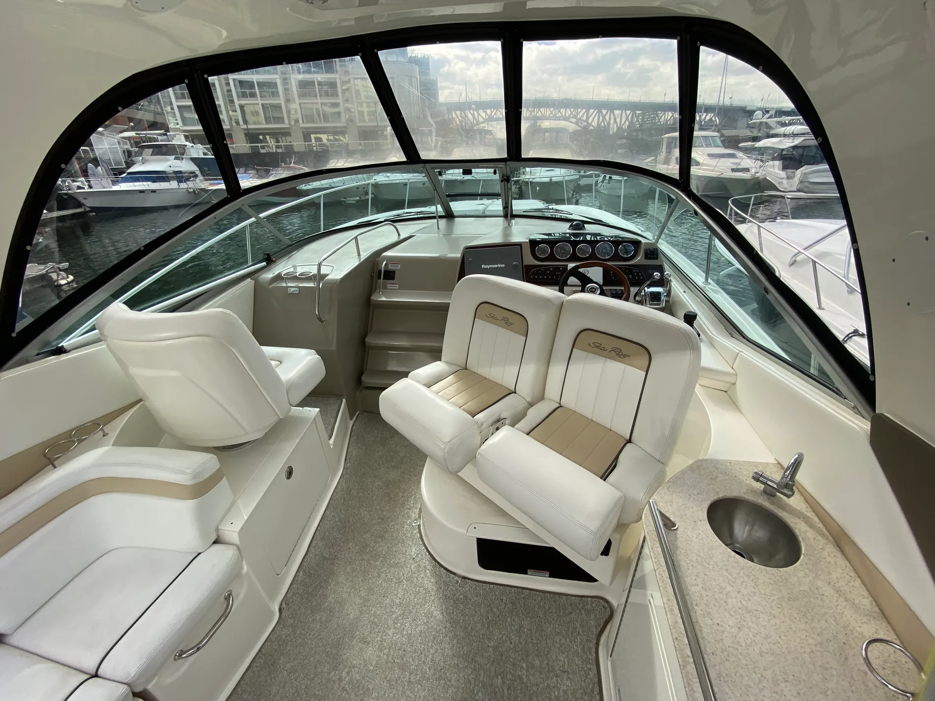 Pre-Owned 2009 Sea ray 350 Sundancer for Sale | Vancouver, BC | M&P Yacht Centre | 693211895b62a75aea06e747