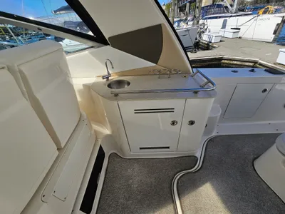 Pre-Owned 2009 Sea ray 350 Sundancer for Sale | Vancouver, BC | M&P Yacht Centre | 693211895b62a75aea06e747