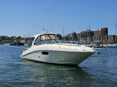 Pre-Owned 2009 Sea ray 350 Sundancer for Sale | Vancouver, BC | M&P Yacht Centre | 693211895b62a75aea06e747