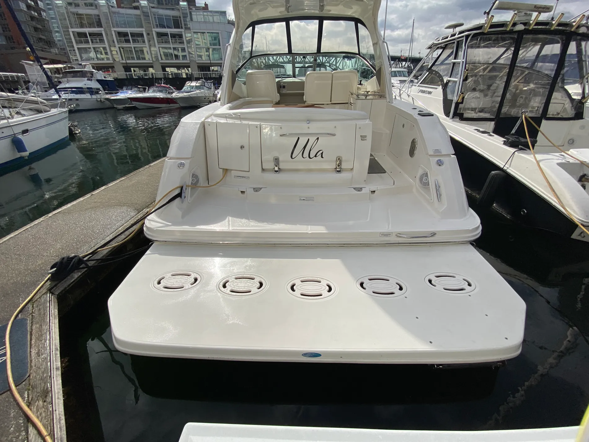 Pre-Owned 2009 Sea ray 350 Sundancer for Sale | Vancouver, BC | M&P Yacht Centre | 693211895b62a75aea06e747