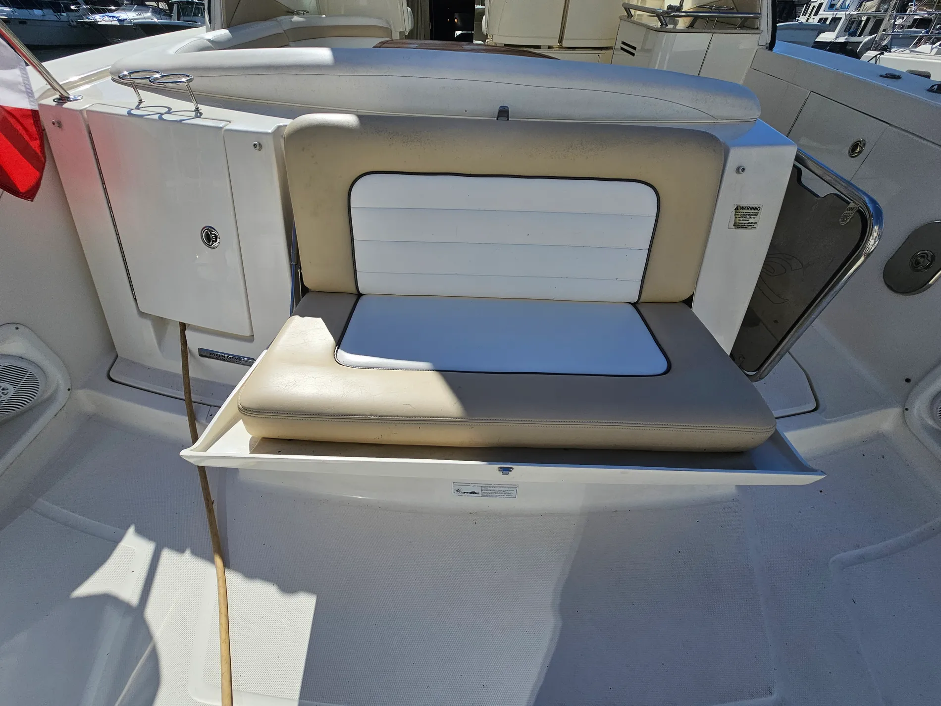 Pre-Owned 2009 Sea ray 350 Sundancer for Sale | Vancouver, BC | M&P Yacht Centre | 693211895b62a75aea06e747