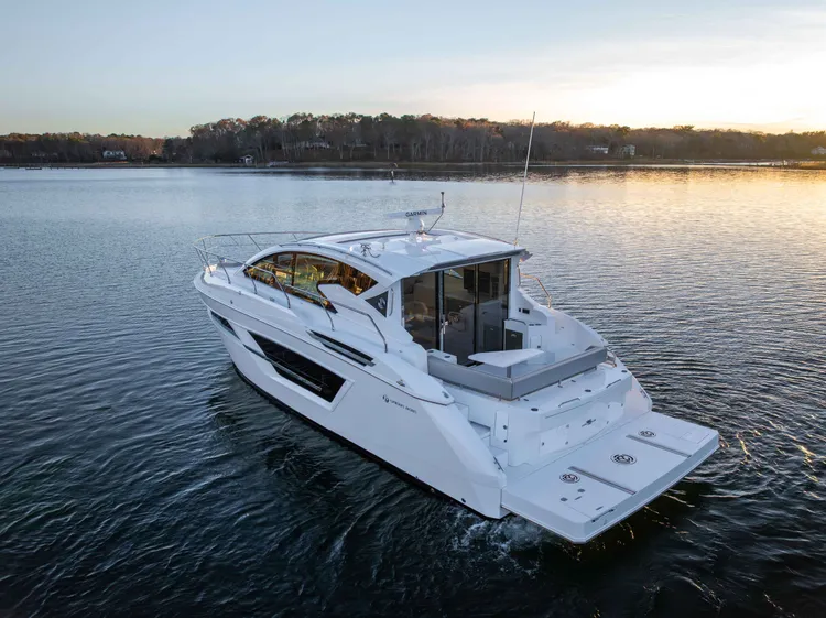 2026 Cruisers Yachts 46 CANTIUS0
