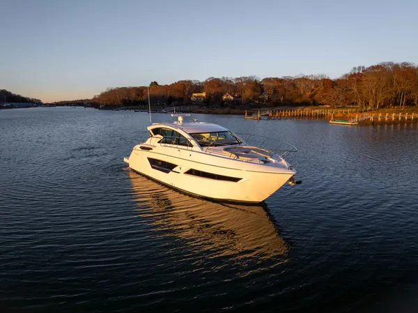 2026 Cruisers Yachts 46 CANTIUS detail image 3