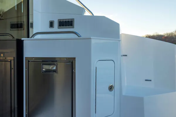 2026 Cruisers Yachts 46 CANTIUS detail image 16