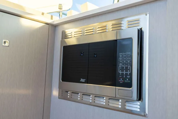 2026 Cruisers Yachts 46 CANTIUS detail image 22