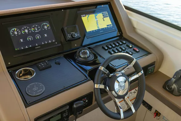2026 Cruisers Yachts 46 CANTIUS detail image 27