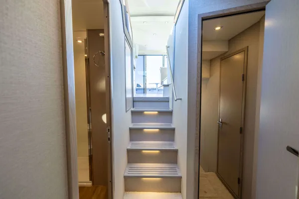 2026 Cruisers Yachts 46 CANTIUS detail image 30