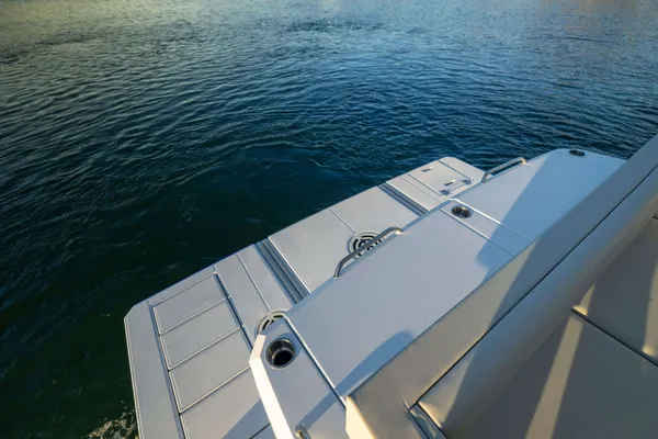 2026 Cruisers Yachts 46 CANTIUS detail image 7