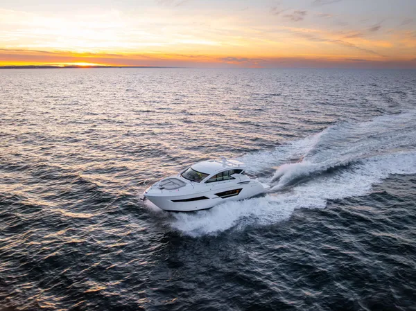 2026 Cruisers Yachts 46 CANTIUS detail image 52