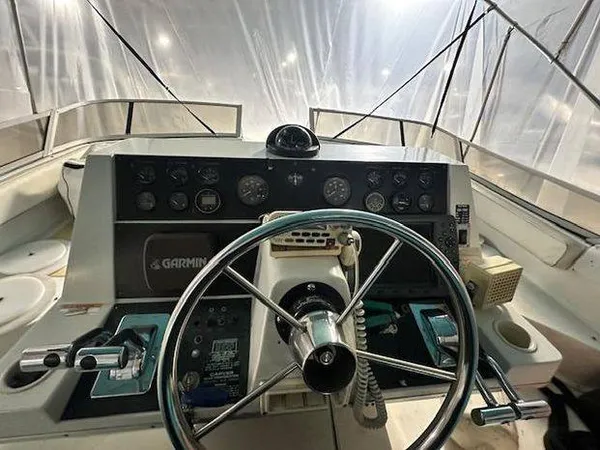 1993 Carver 380 Santego-6