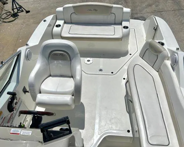 SeaRay Sundancer 240-11
