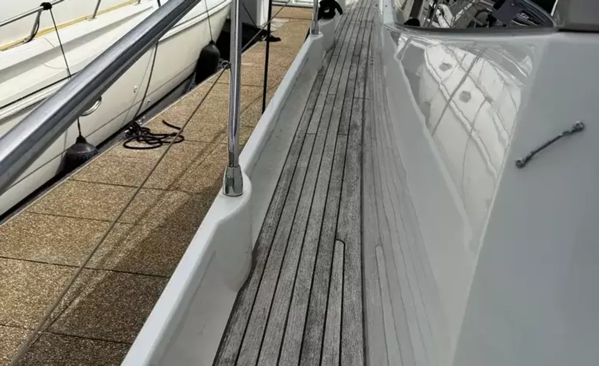 dummy-boat-img