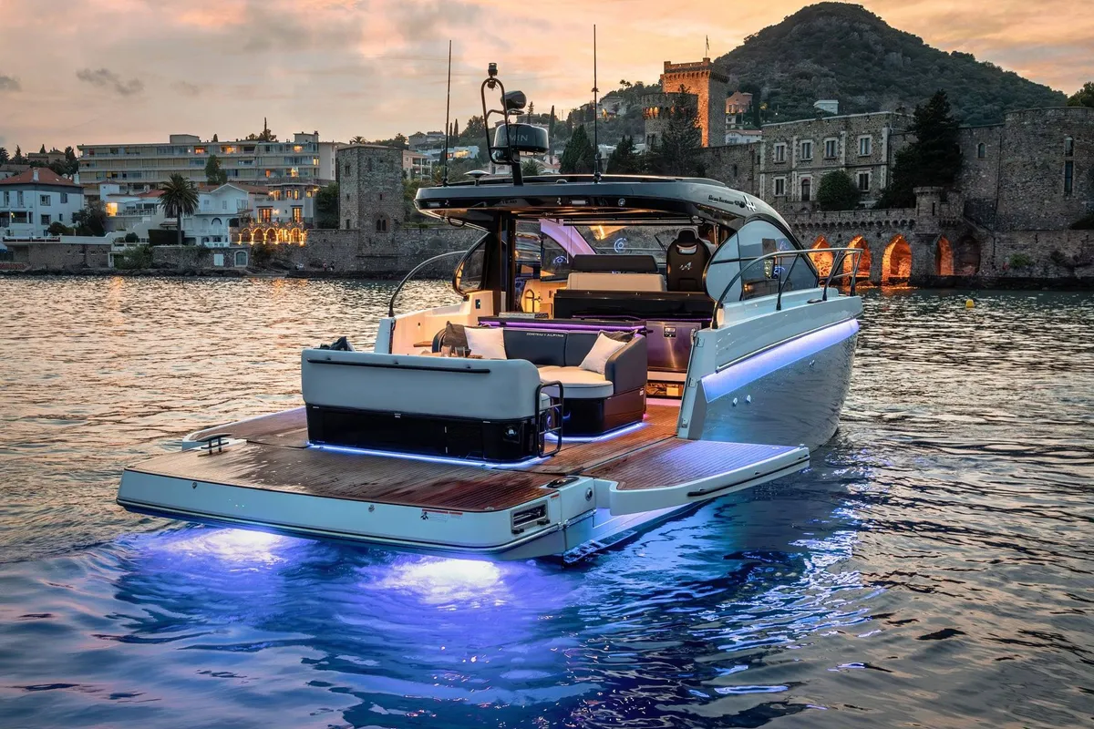 dummy-boat-img