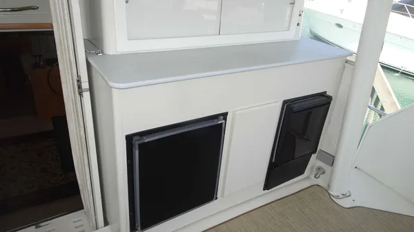 Carver 440 Aft Cabin Motor Yacht 1995-9
