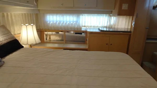 Carver 440 Aft Cabin Motor Yacht 1995-57