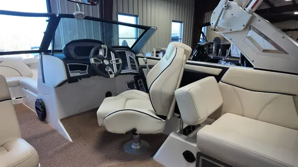 2022 Mastercraft XT25-11