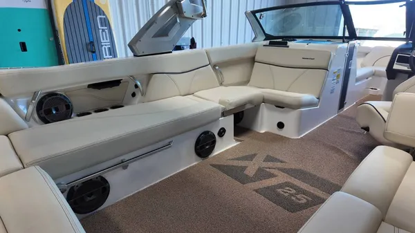 2022 Mastercraft XT25-14