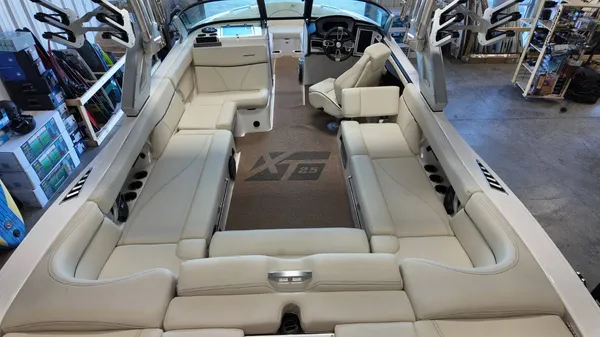 2022 Mastercraft XT25-12