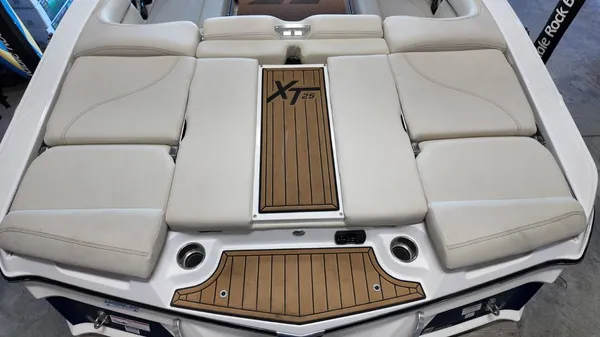 2022 Mastercraft XT25-18