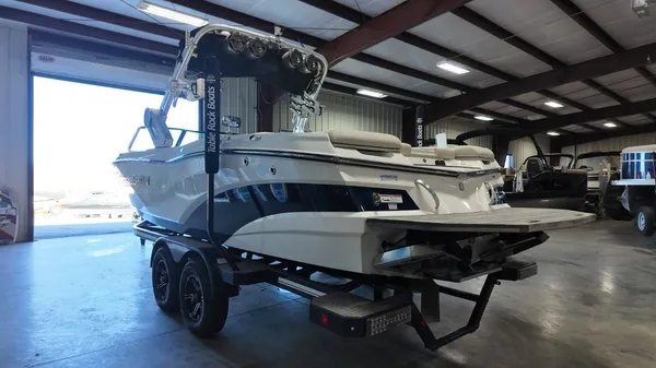 2022 Mastercraft XT25-4