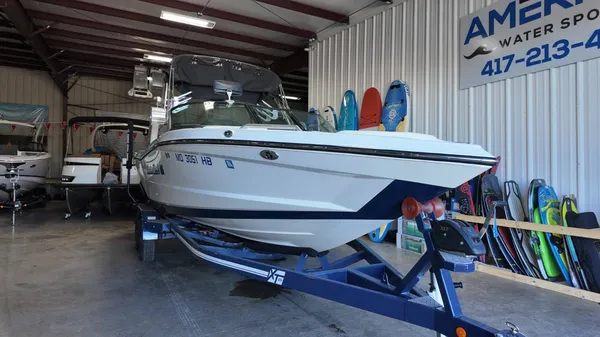 2022 Mastercraft XT25-6