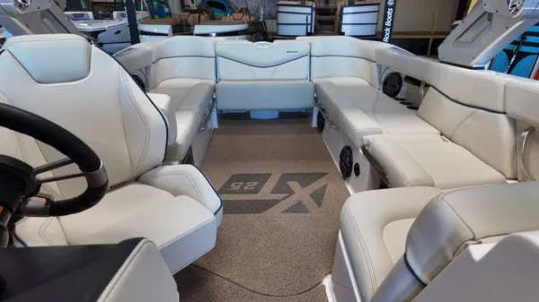 2022 Mastercraft XT25-15