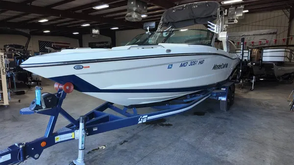 2022 Mastercraft XT25-5