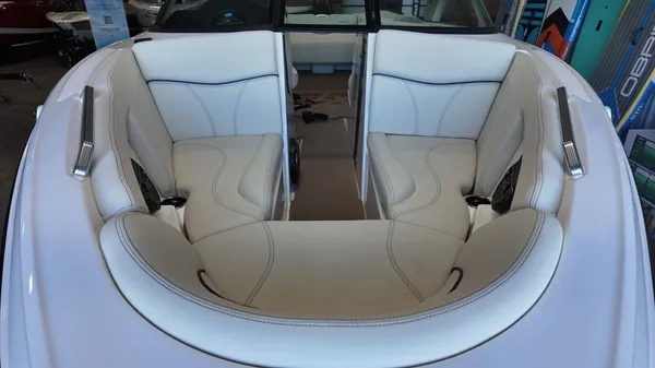 2022 Mastercraft XT25-8