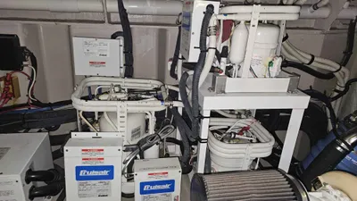 Pre-Owned 2007 Sea ray 60 Sundancer for Sale | Vancouver, BC | M&P Yacht Centre | 6967af61c4b3ed8c1008502f