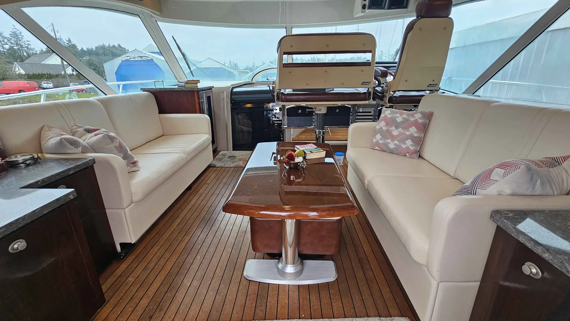 Pre-Owned 2007 Sea ray 60 Sundancer for Sale | Vancouver, BC | M&P Yacht Centre | 6967af61c4b3ed8c1008502f