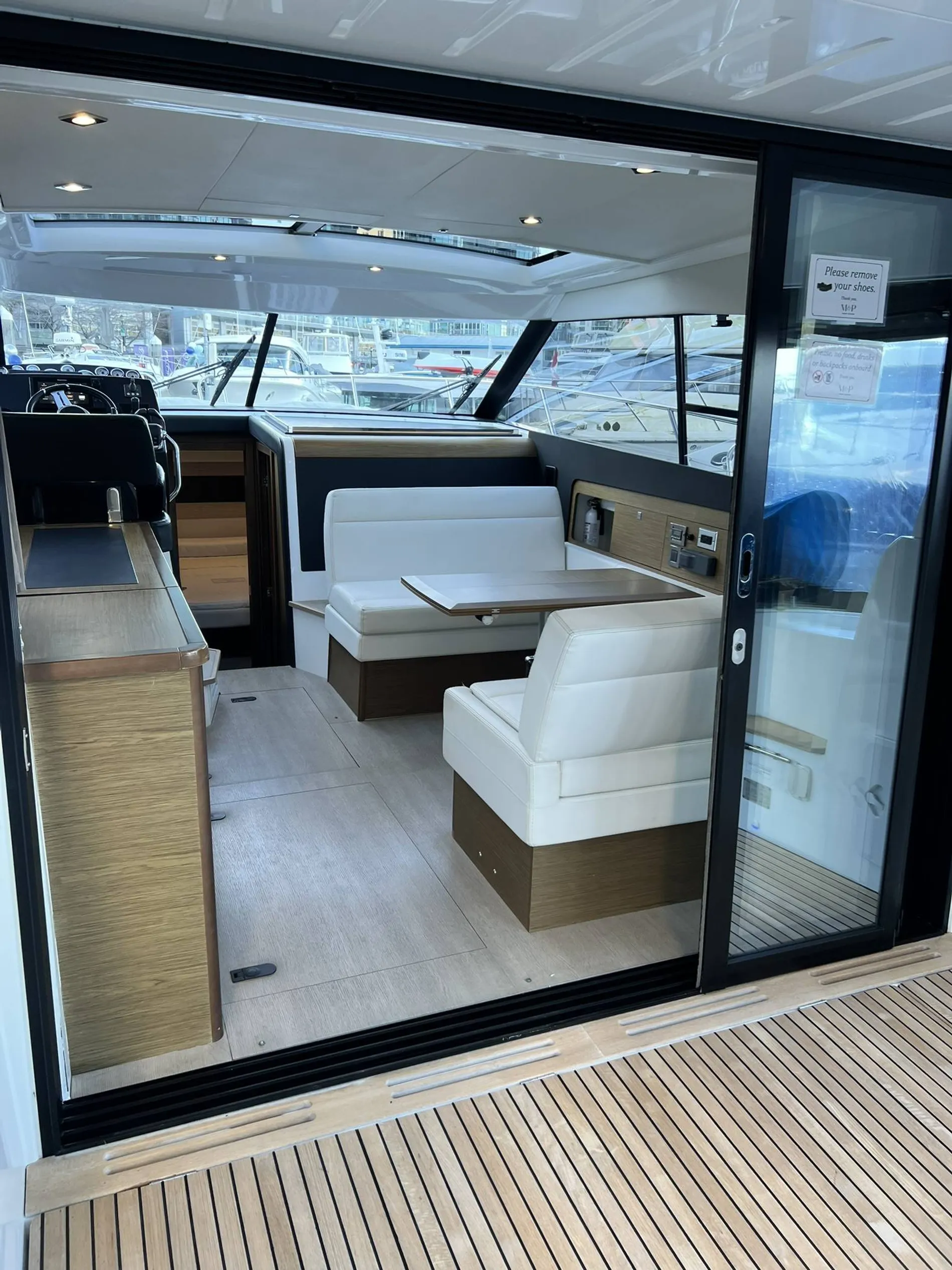 Pre-Owned 2017 Jeanneau NC 11 for Sale | Vancouver, BC | M&P Yacht Centre | 69697b963eaff79dcb045ee7