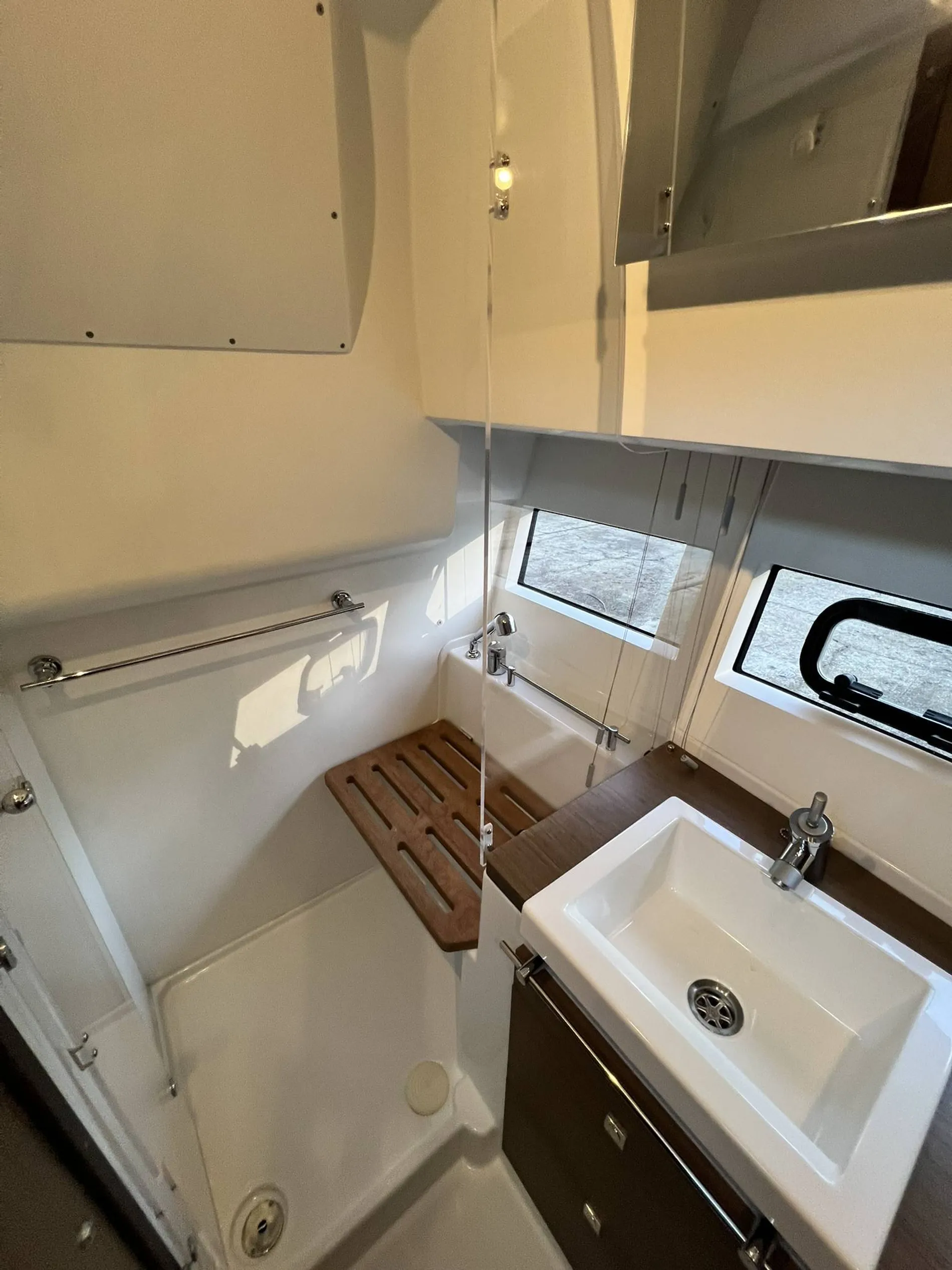 Pre-Owned 2017 Jeanneau NC 11 for Sale | Vancouver, BC | M&P Yacht Centre | 69697b963eaff79dcb045ee7