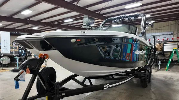 2026 Mastercraft XT22-6