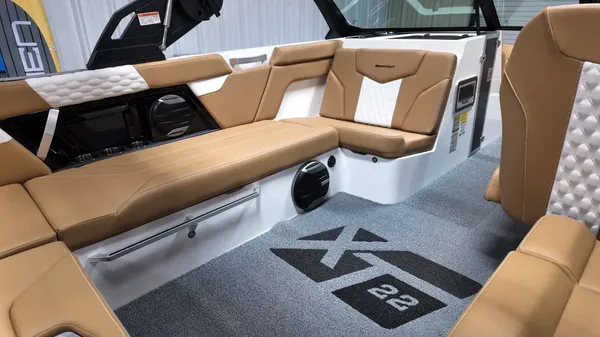 2026 Mastercraft XT22-15