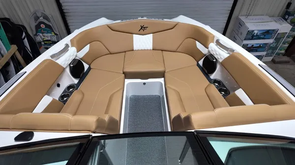 2026 Mastercraft XT22-8