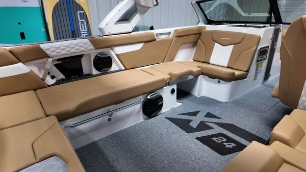 2026 Mastercraft XT24-15