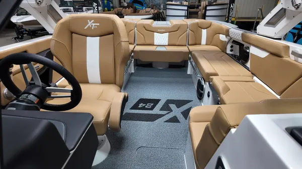 2026 Mastercraft XT24-9
