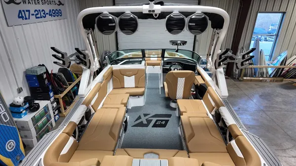 2026 Mastercraft XT24-19