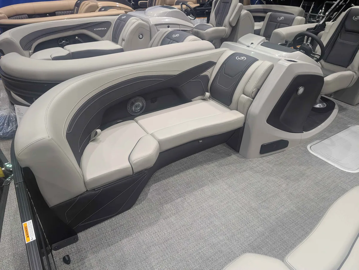 boat-carouselImage-image