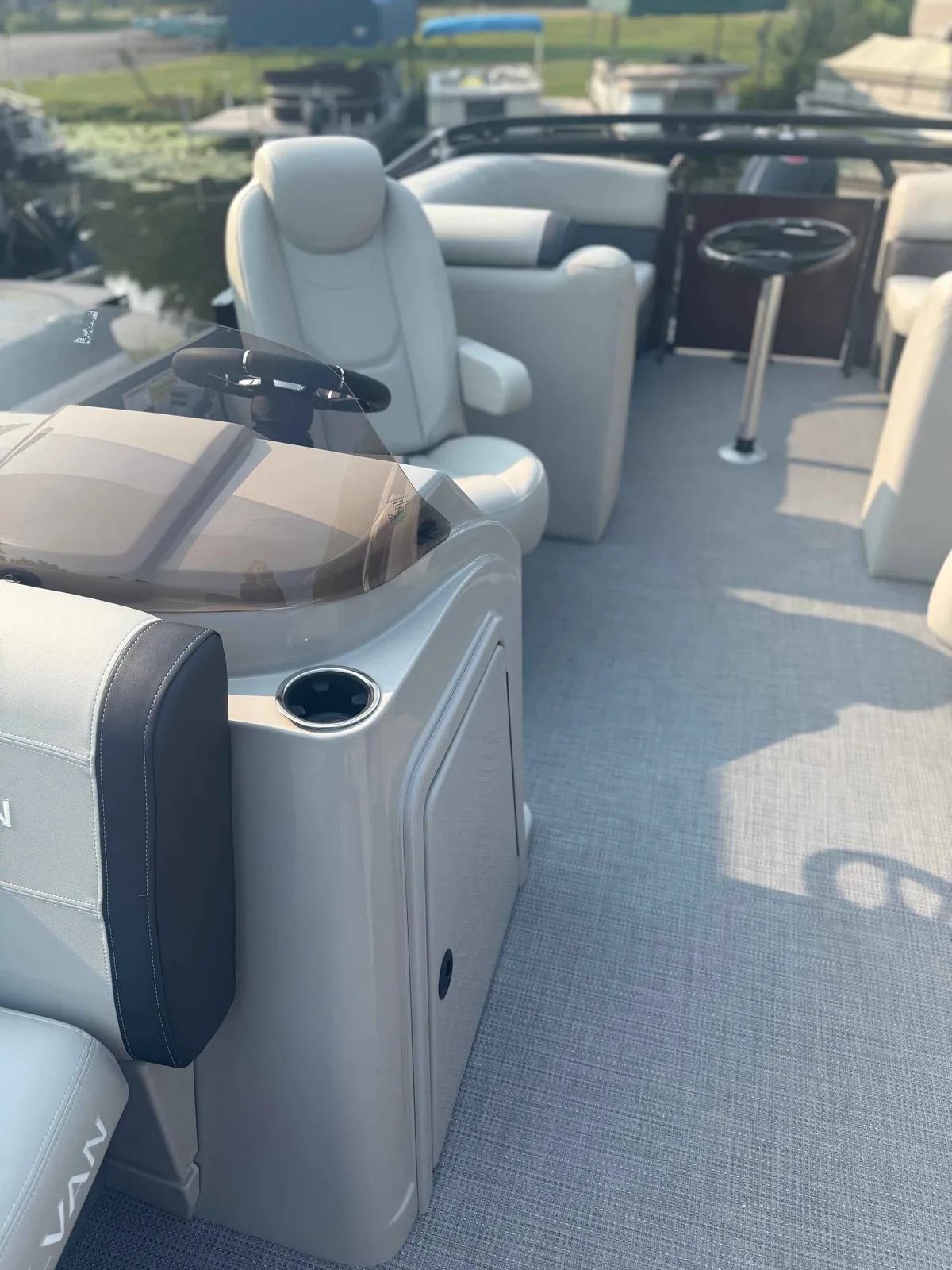 boat-carouselImage-image