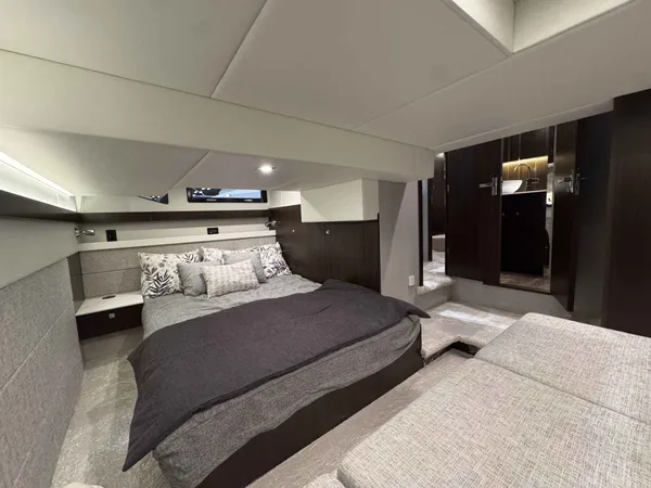 2027 Cruisers Yachts 42 CANTIUS detail image 14