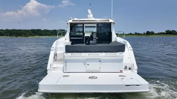 2027 Cruisers Yachts 42 CANTIUS detail image 3