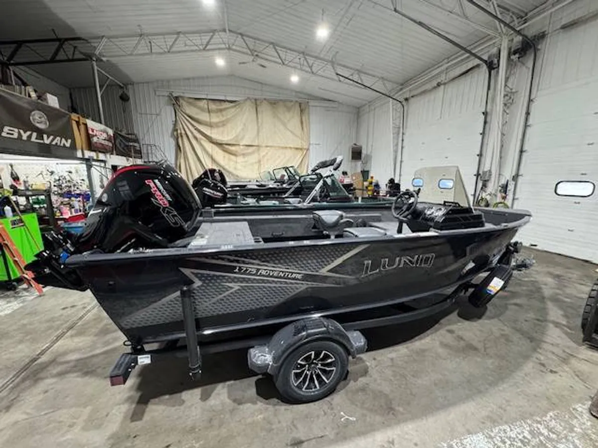 boat-carouselImage-image